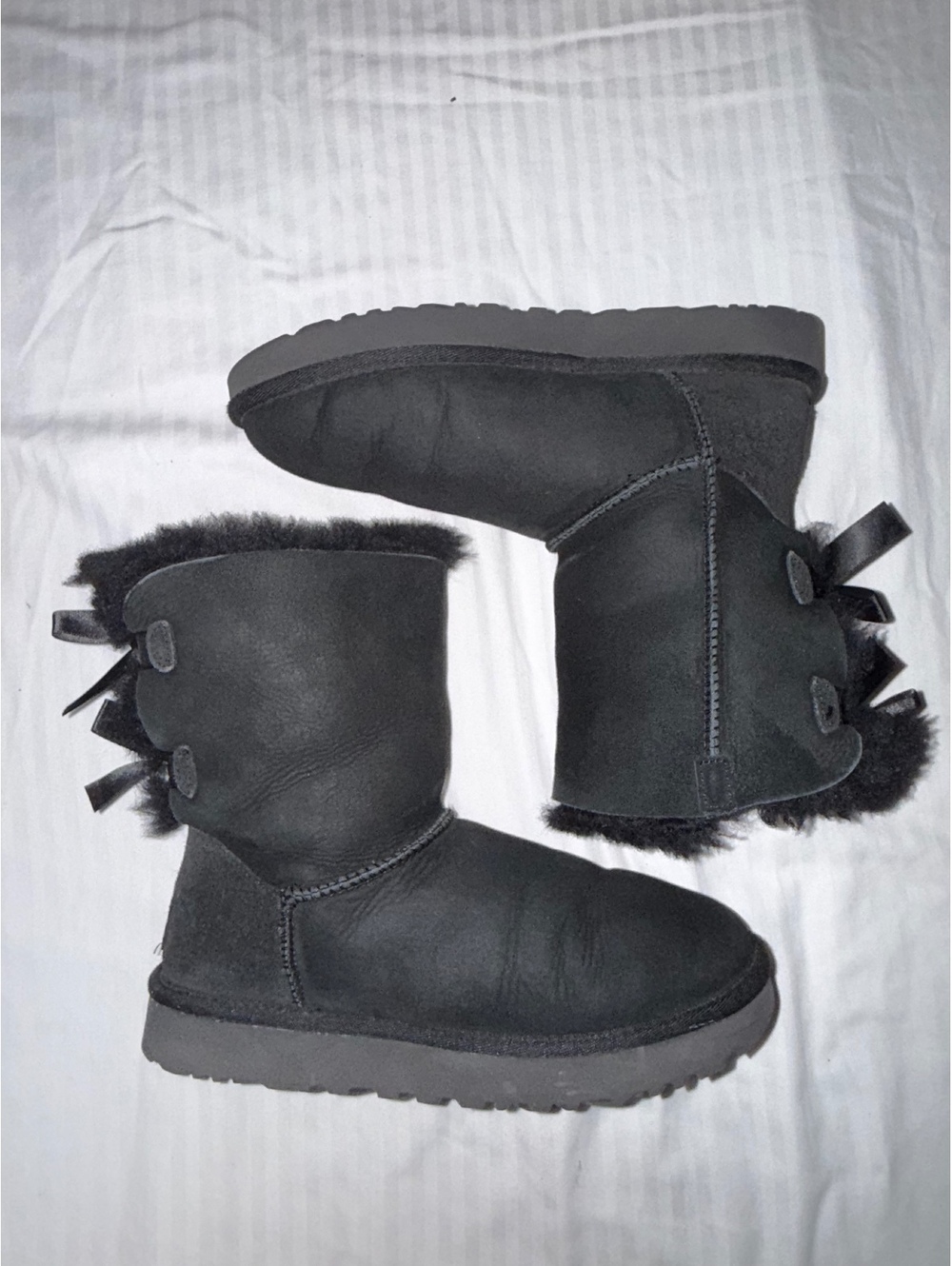 UGG Bailey Bow II Black Suede Sheepskin Boots Women’s Size 6 Triple Bow